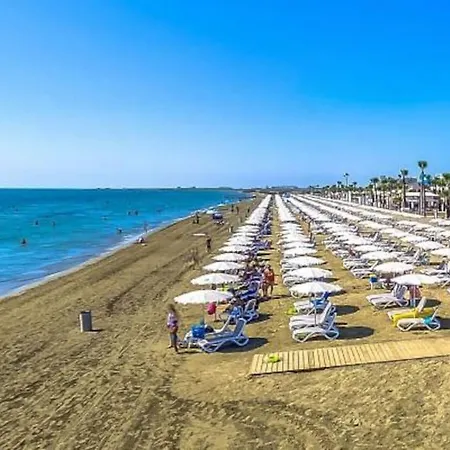 Διαμέρισμα άνετο παραλιακό μακενζι Λάρνακα