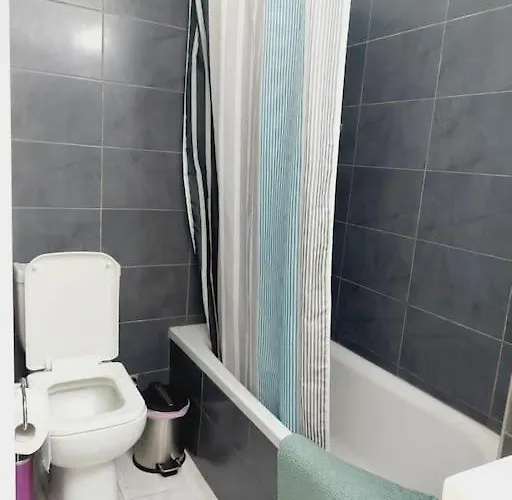 άνετο παραλιακό μακενζι * Larnaka