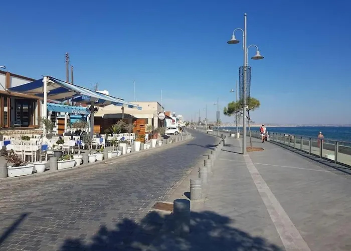 άνετο παραλιακό μακενζι Apartment Larnaka