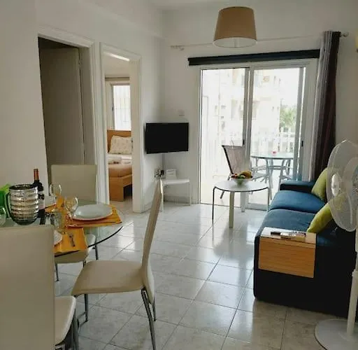 άνετο παραλιακό μακενζι * Larnaka